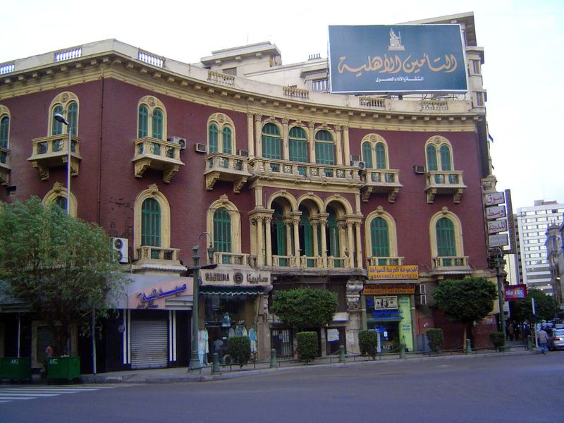 To the south, the Suares Building or Risotto Club, from 1897.
