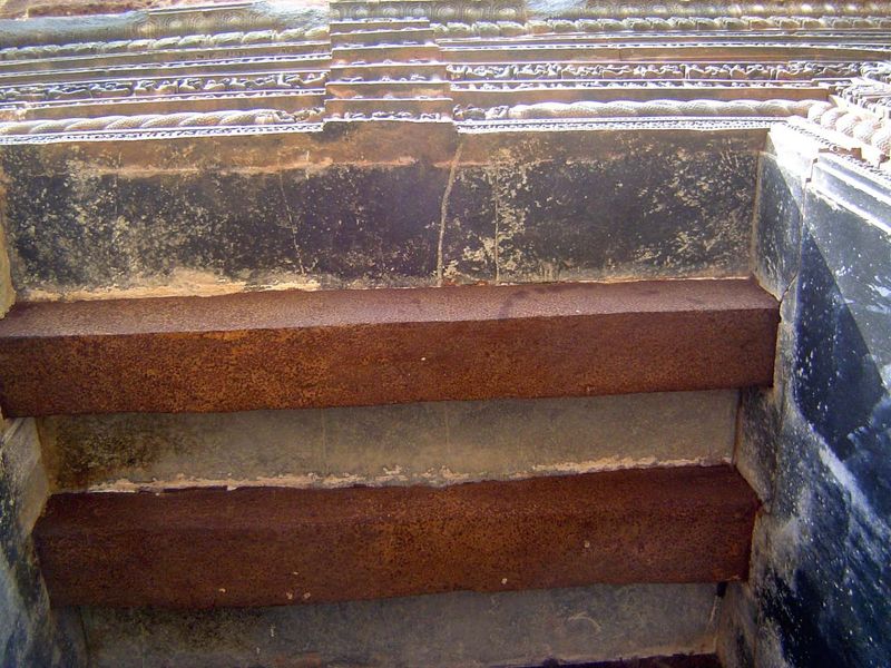This is the ceiling at the entrance to the temple. The iron bars are original, apparently made by beating a bundle of hot bars into a mass. 
