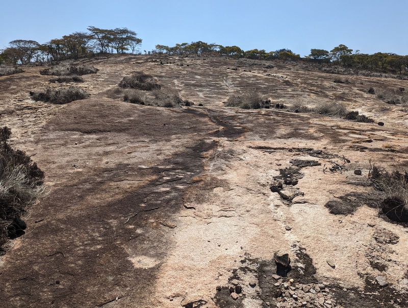 Like Danangombe, we face another granite dome, in this case a much bigger one.