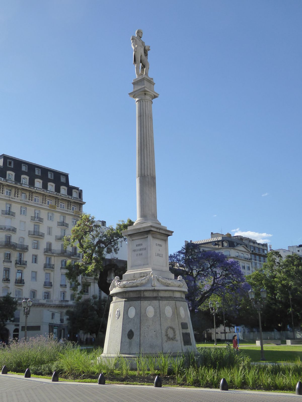 Plaza Lavalle has a commemorative column for another hero of the revolution.