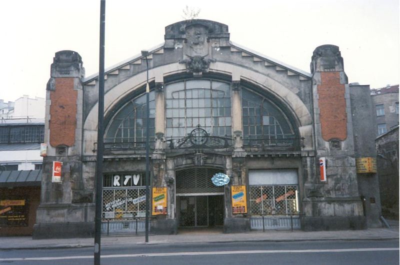 Power station? Nope? Monumental subway entrance? Nope. What is it? A glorious socialist food palace, abandoned in the post-socialist economy