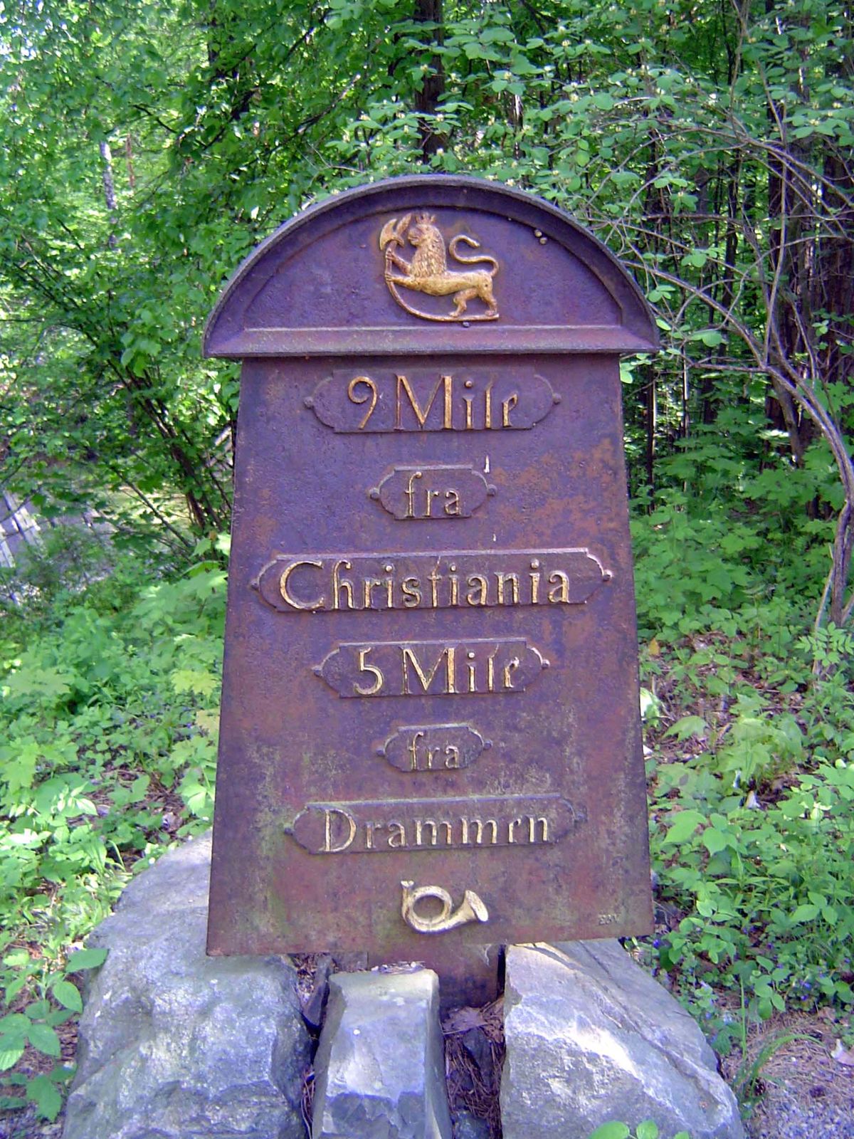 A milepost from about 1830.