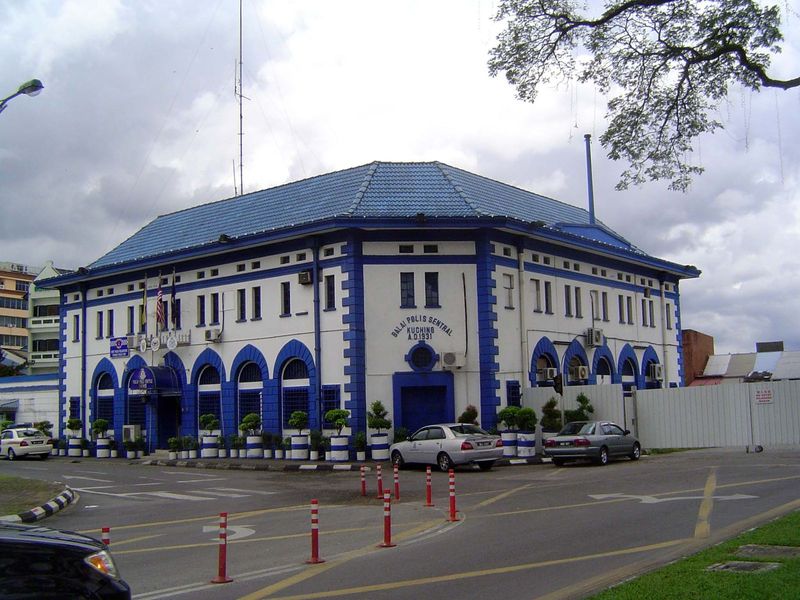 The police station of 1931, with colors chosen at a much later date.