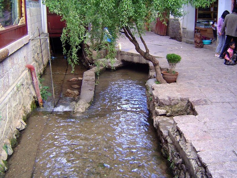 The canals are said to direct water into every house.
