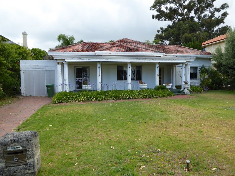 So take this case, needing some paint but adjoining the tennis club and only a couple of blocks from the river Wattle Ave..