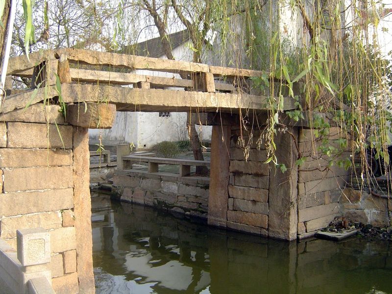 There's a range of bridge types. Post and lintel here.