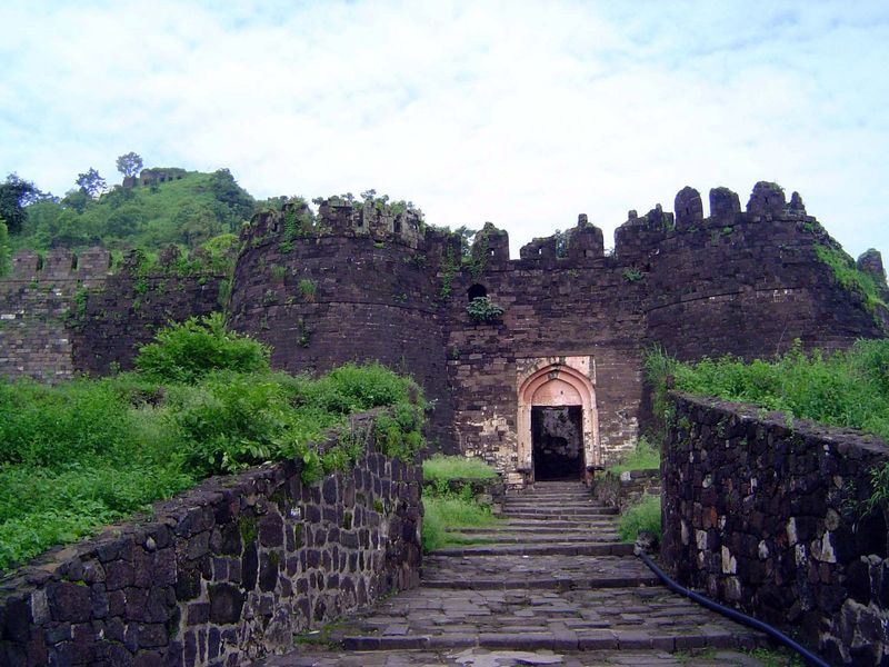 The black gate, or Kalakot, is the first of three gates leading through the inner wall.