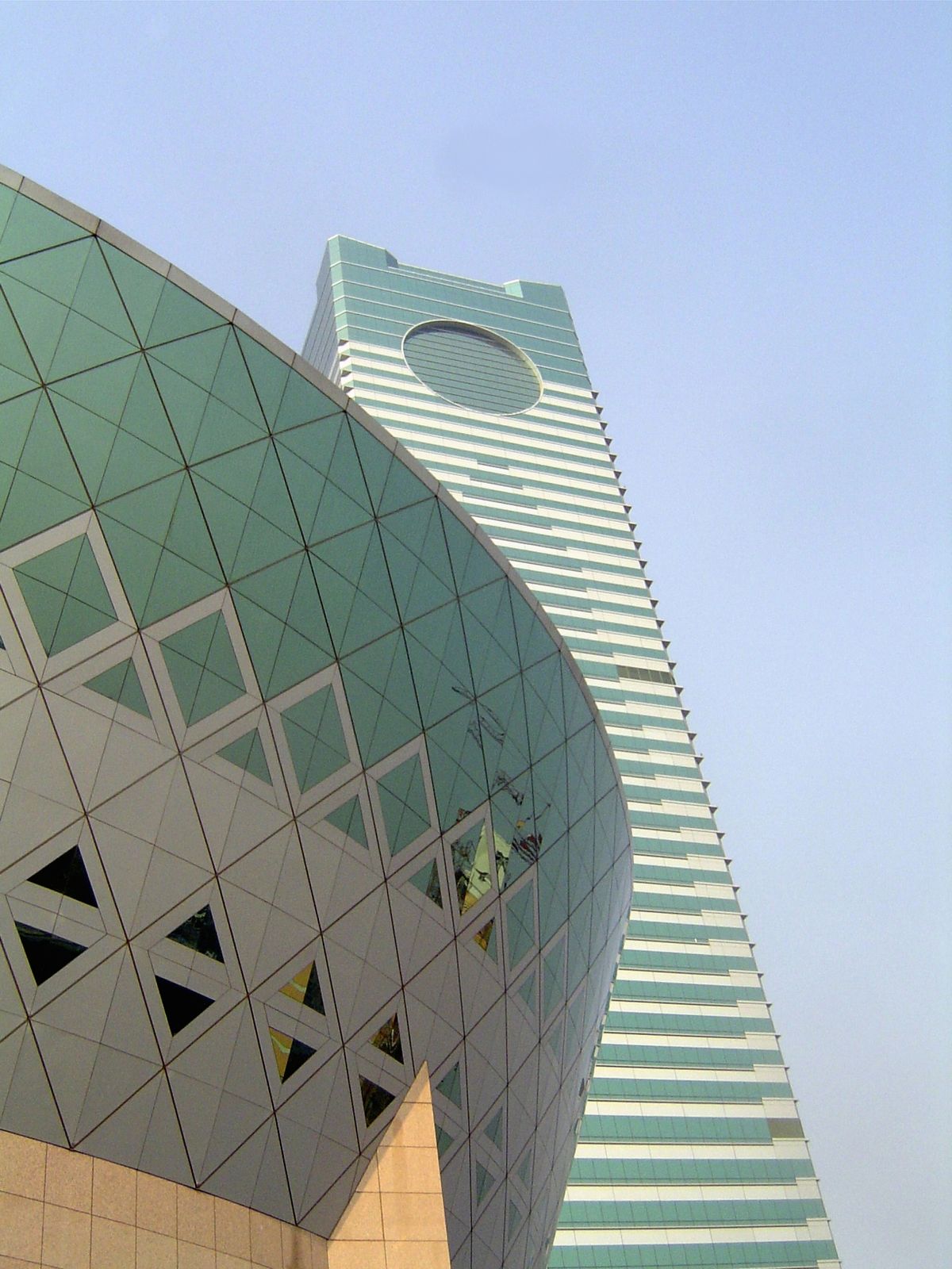 The International Convention and Exhibition Center is on the west side of town. To the south of it is Suzhou's Hi-Tech Center, established i