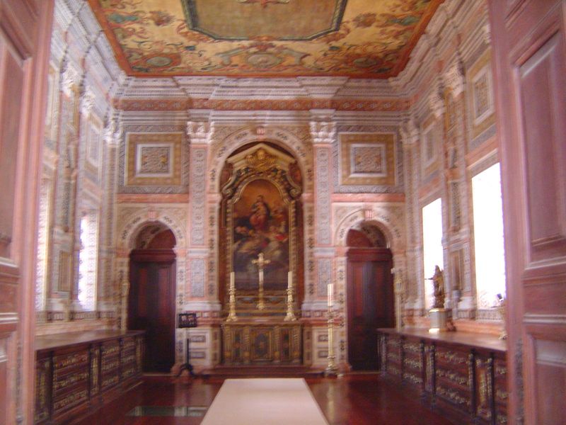 There's another monastery up this way, the Mosteiro São Vicente de Fora. Here's the extravagant map room. Baffling, isn't it: what use shoul