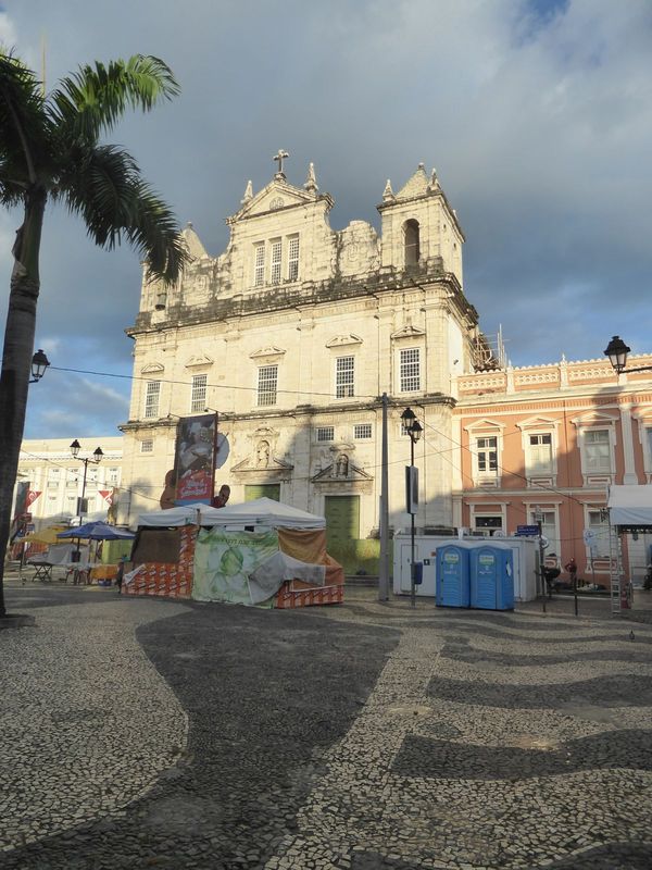 This is Salvador's cathedral, until 1933 simply a Jesuit church. It's almost instantly recognizable as a Jesuit church not only from the fac