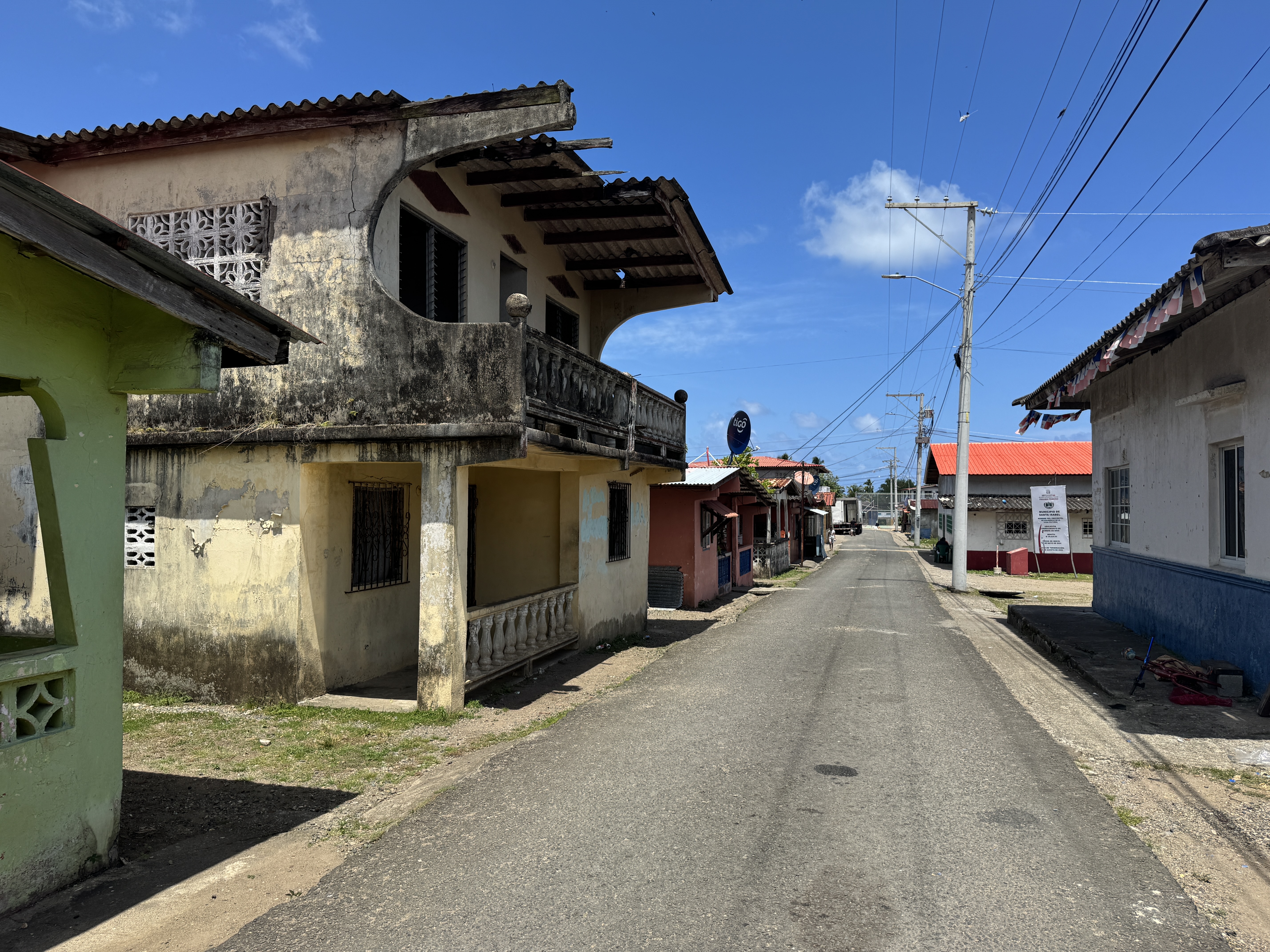 The town itself is modest, down from 5,000 once upon a time to about 1,000.