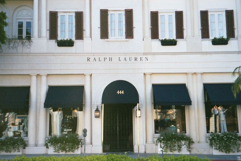 Chateau Boutique.