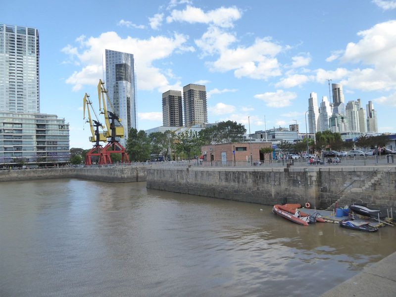 Puerto Madero opened in 1900 and had to be replaced by World War I. The replacement, the Puerto Nuevo, consisted of four diagonal docks cut 