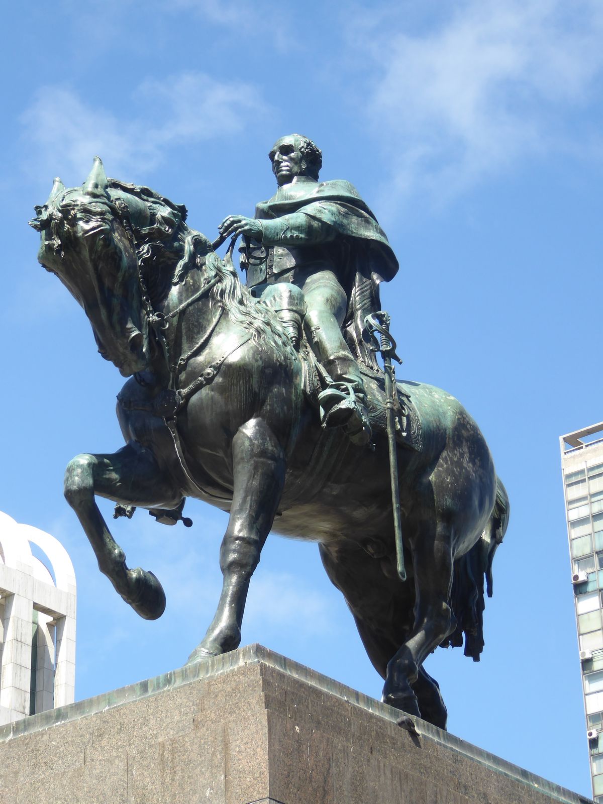 Well, look who's here: it's General Artigas again. His body lies underground here and is accessible by a staircase for those of chthonic tas