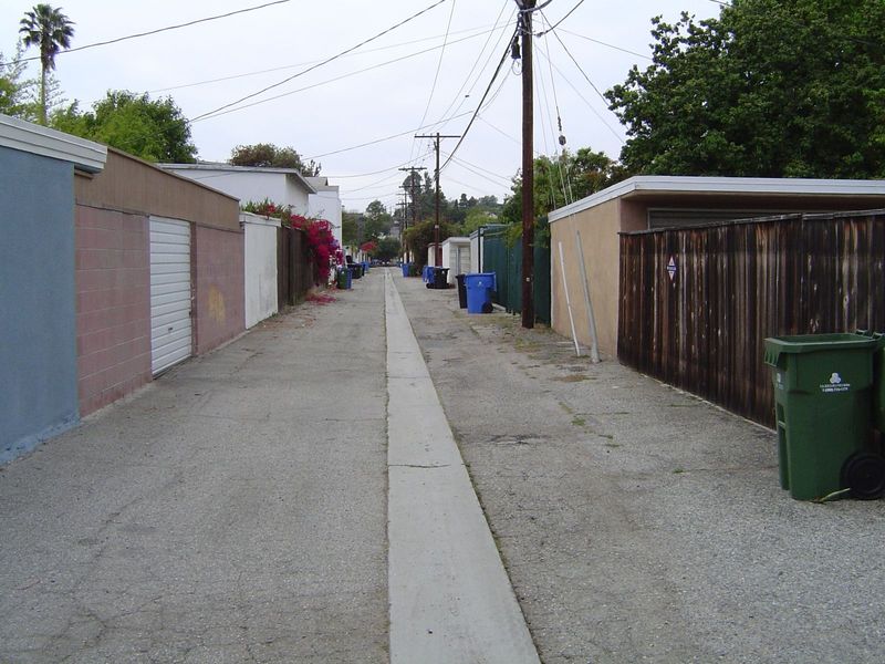 The alley in question.