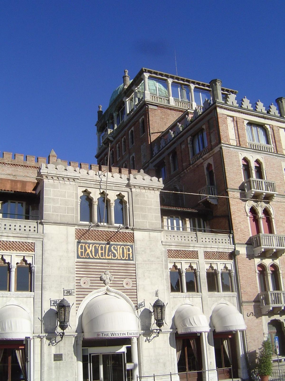 The grandest of them all, the eclectic Albergo Excelsior, designed by Giovanni Sardi, the Venetian architect who also did Venice's instant p