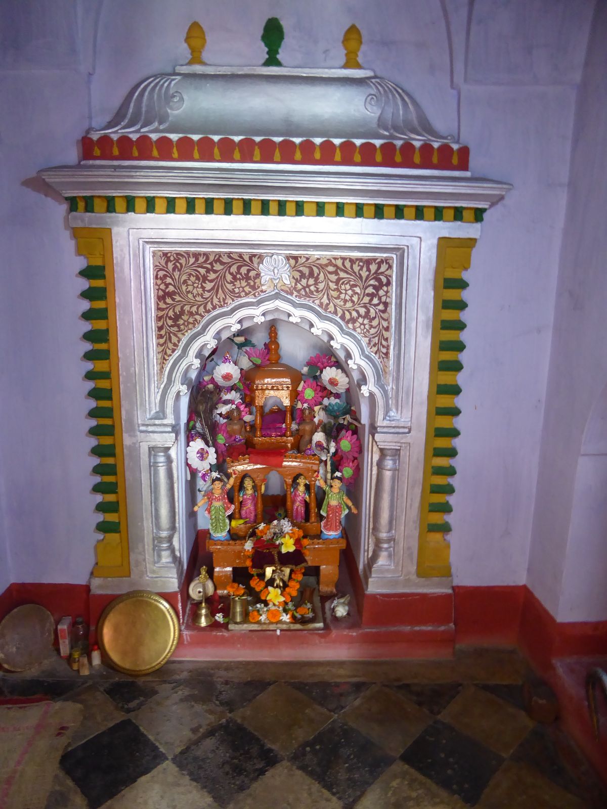 Here's the accessible shrine of the Sridhar Mandir.