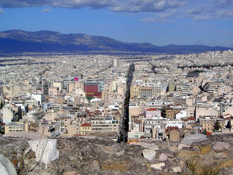 Shortly after 1900, the city had grown to 175,000 people, more than four times its population at independence. The city changed profoundly d