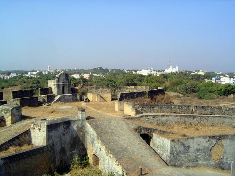 In the next folder, we'll look more closely at the fortress built by the Portuguese at the eastern tip of the island, but here's just a scen