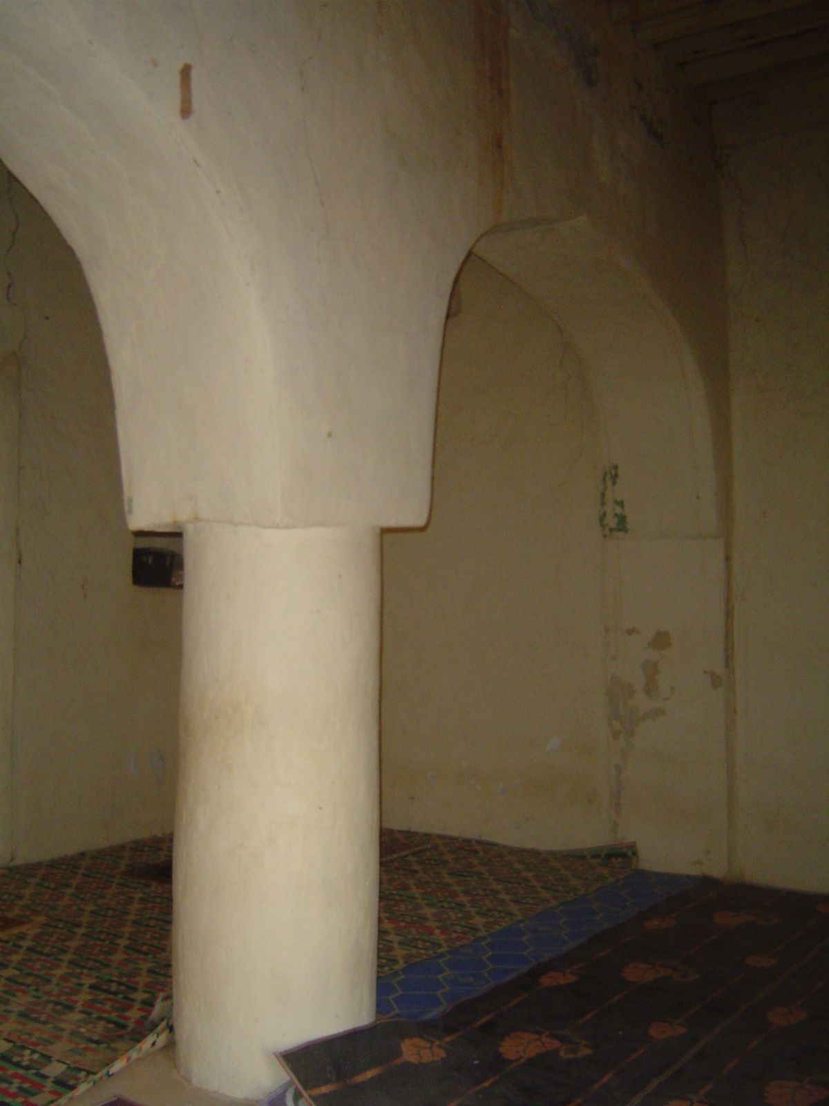 Triple-arched arcade in mosque.