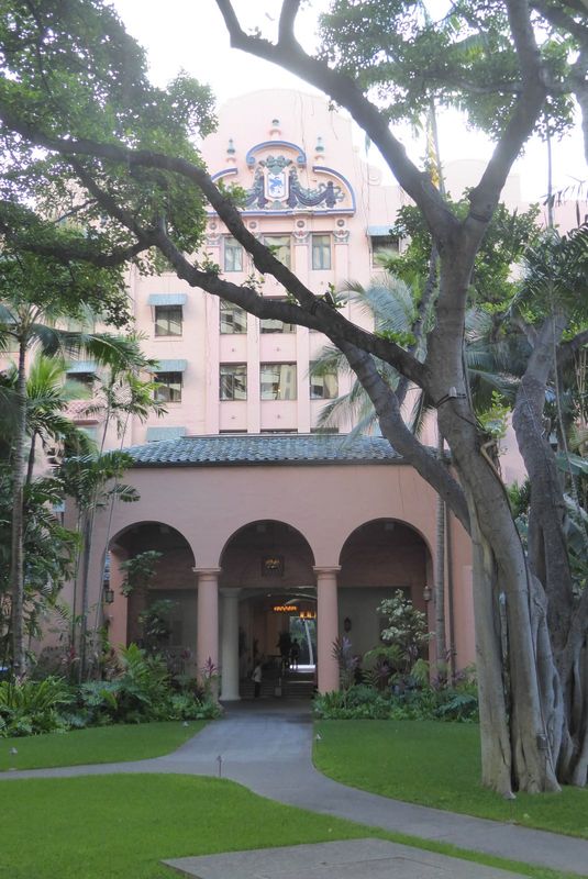 Here's its neighbor the Royal Hawaiian Hotel, from 1927. The Aloha Tower had opened recently, along with new piers. More important, Matson h