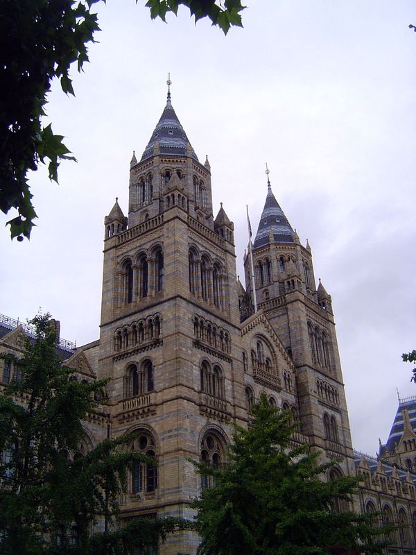 On the south side of Imperial College is the Natural History Museum, perhaps the grandest Romanesque building in London. The site was acquir