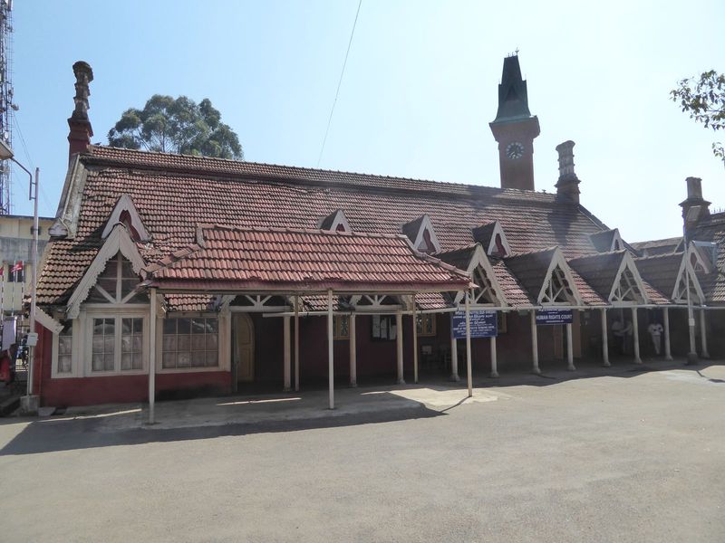 The courthouse seen from the other side.