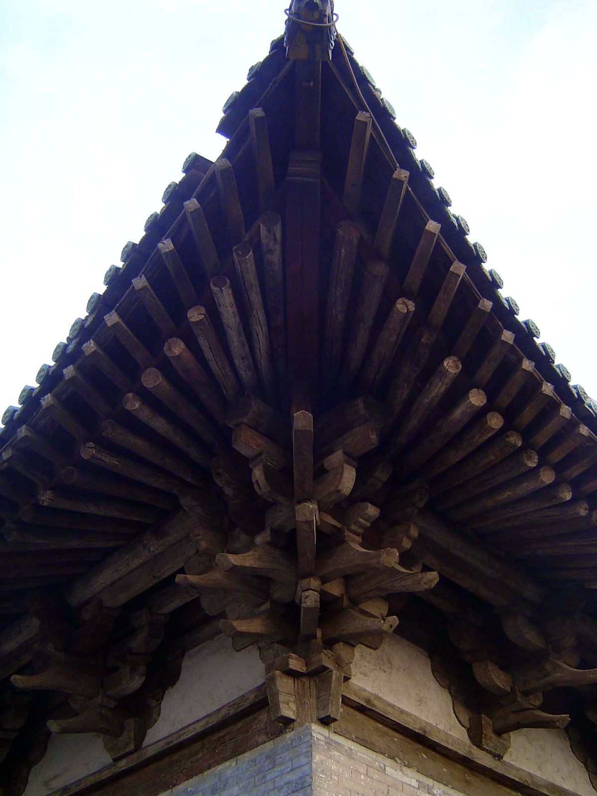 Eave corner of Sanqing Palace.