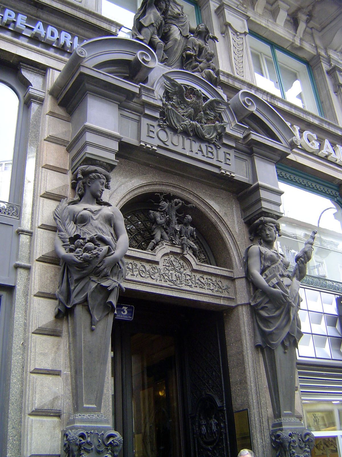 Caryatids often work in pairs.