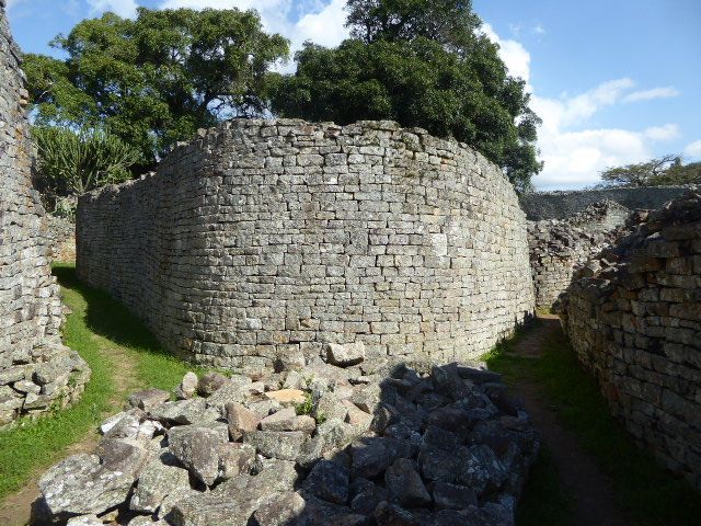 We're stepped inside and are looking back along the other side of the wall we just walked along. The trees indicate the location of the towe