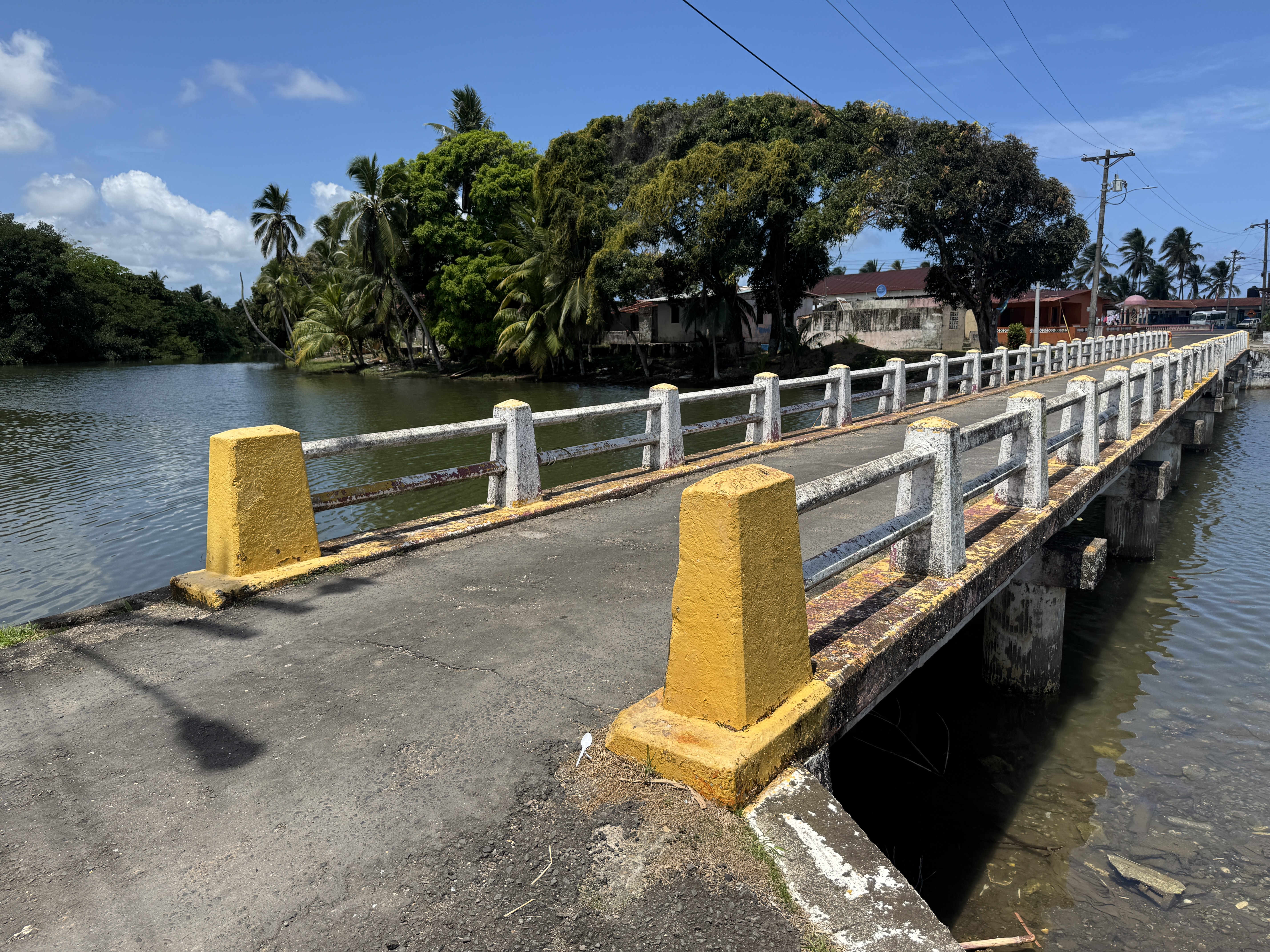 Since then, the Nombre de Dios shoreline has changed a lot, and the beach now is on a spit detached from the mainland by this lagoon.