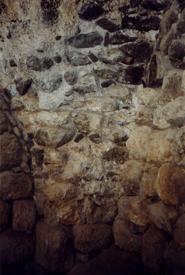 The same house, showing one of the four pendentives supporting the dome.