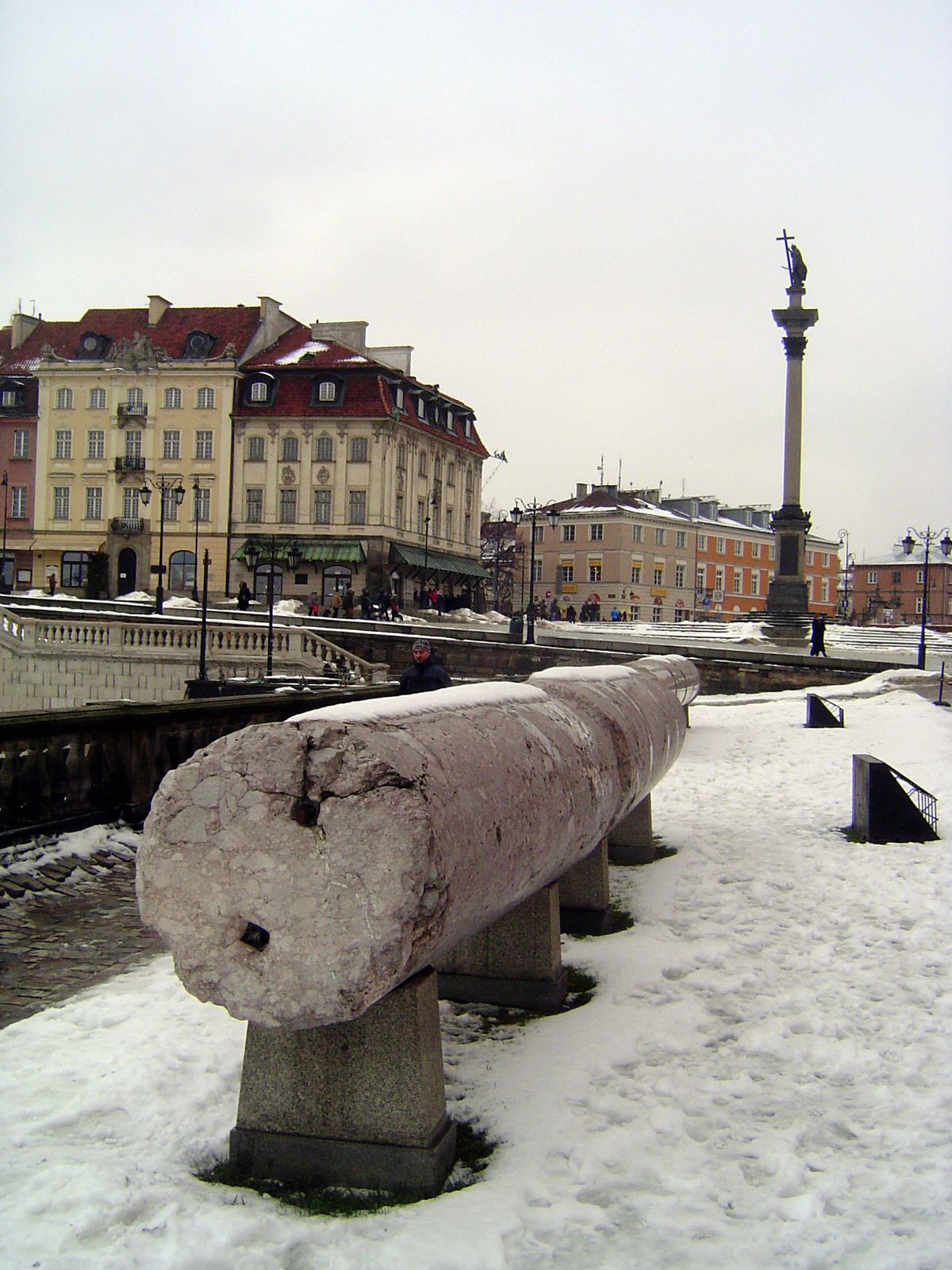 The 1887 column from Zygmunt's monument is preserved next to the palace.