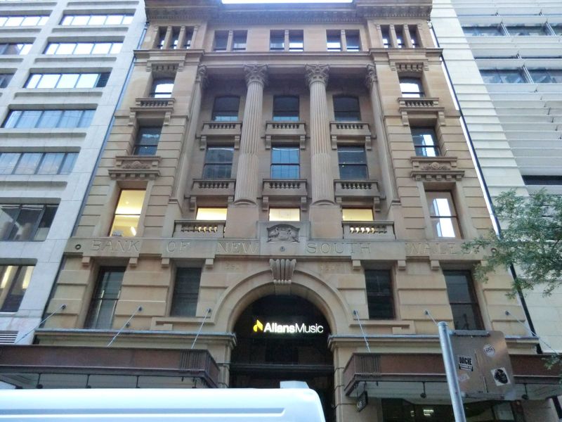 Here's something a bit later, the Bank of New South Wales from 1912. Jahn writes that the banking hall was built to serve bookmakers at the 