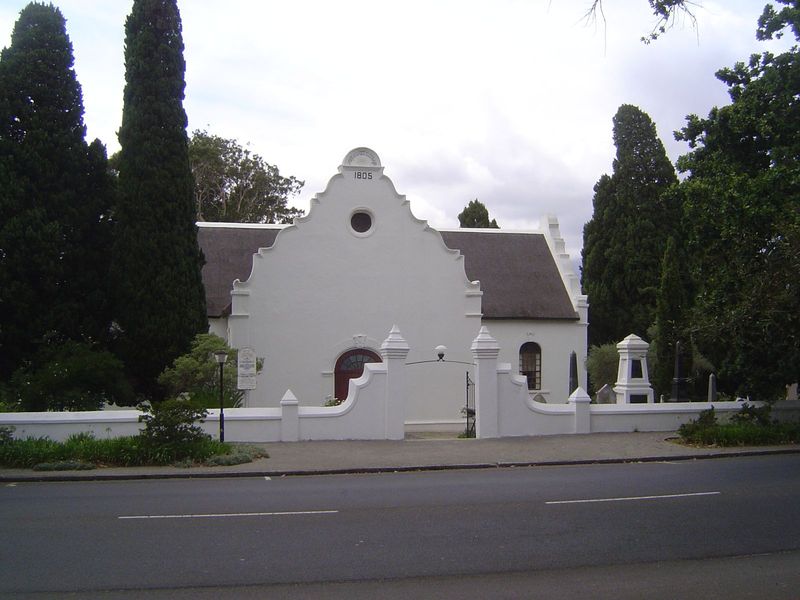 Unlike many towns of the Western Cape, Paarl was unplanned and grew very slowly around this church, which was rebuilt and dedicated in 1805.