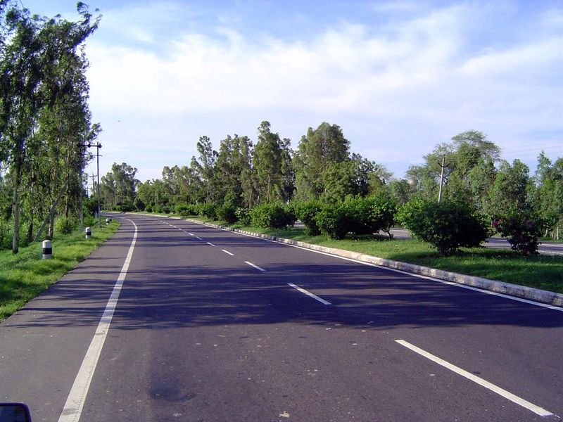 We'll begin with the much improved highway from Delhi to Agra.