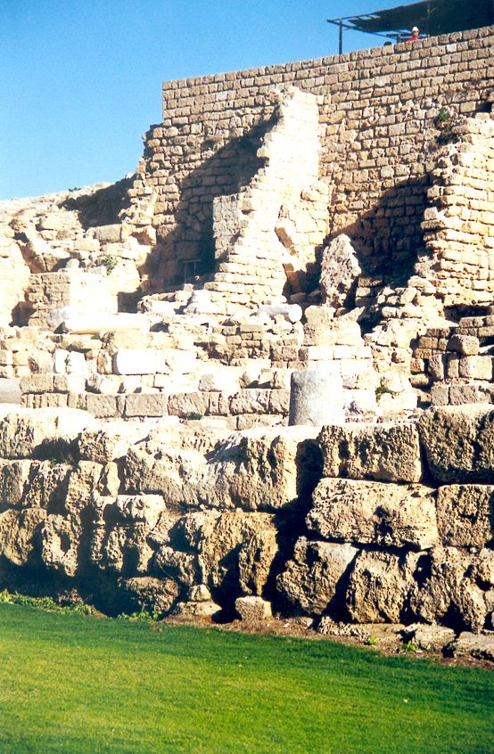 Close-up of the dockside and temple mount.