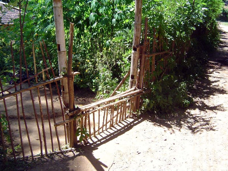 Homestead gate. An upper bar can be drawn across, too.