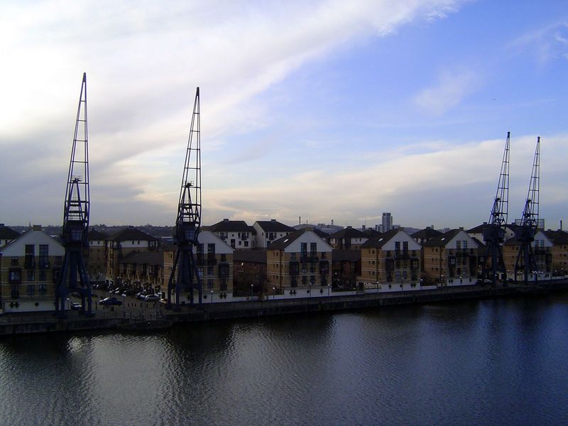 Britannia Village was conceived by the Docklands Corporation in the 1990s as a self-contained community. Again, the cranes are reduced to sc