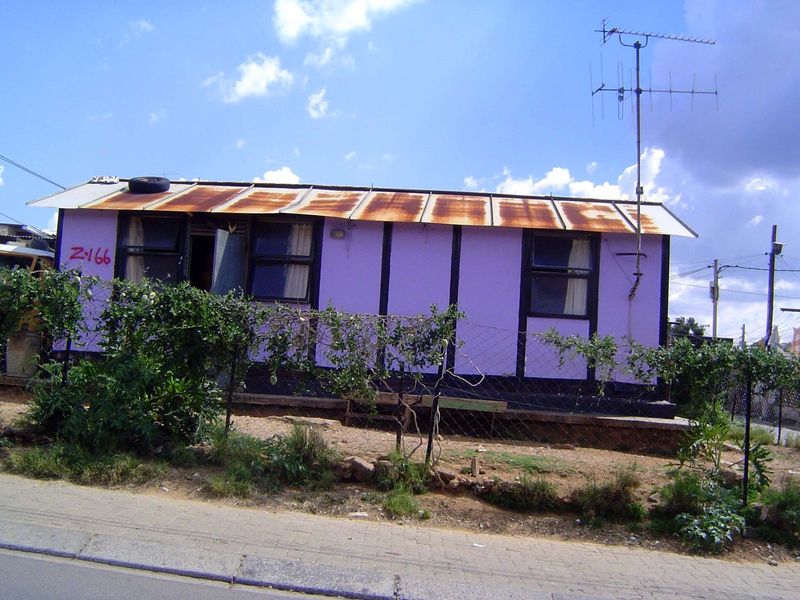 There are newer homes, too.