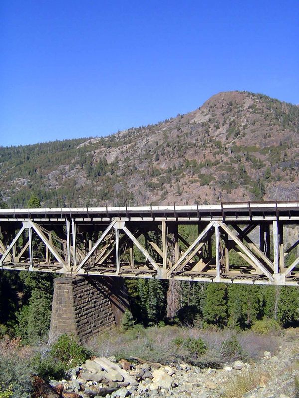 Here's that same bridge, seen from its south side. The Interstate is now on the north side of the Yuba and at the toe of the rightly-named R