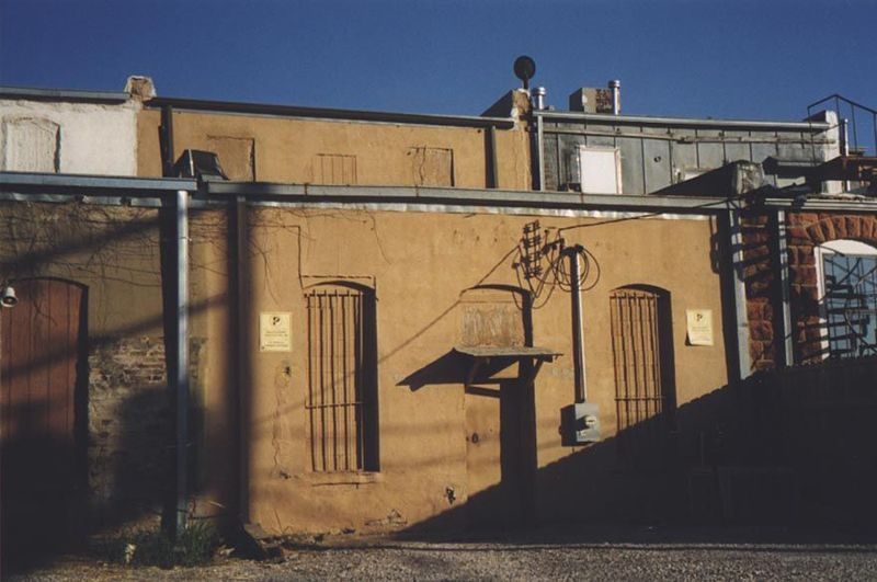 An alley view of the same 200 block of East Main. The double-decking was only an office deep.