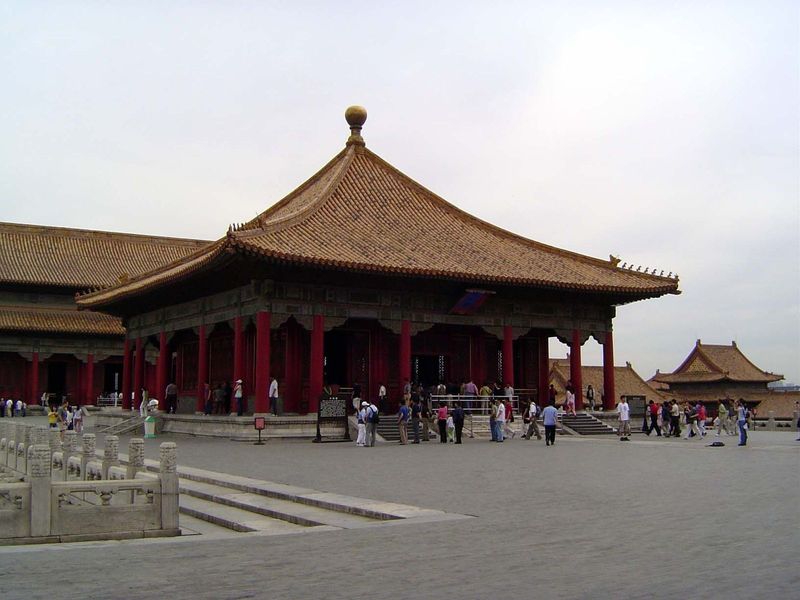 Behind the Hall of Supreme Harmony but still on the north-south axis, this is the Hall of Complete Harmony Zhonghedian. Although used occasi