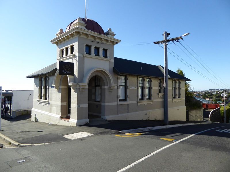 Enough people began living on these hills that services began to be provided. Here's what was the Mornington post office.