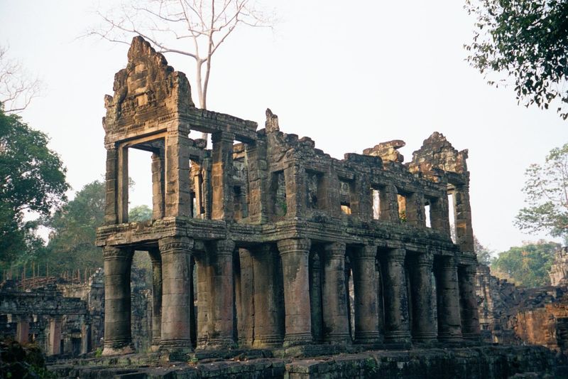 Off to the right and just inside the east gate is this building, whose design is unique at Angkor. There is no trace of a staircase. The bui