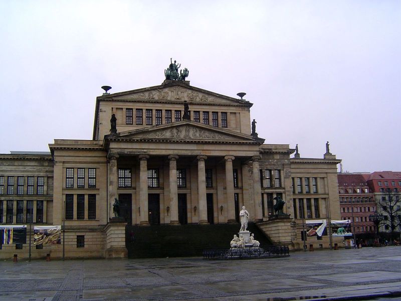 Between them stands the Schauspielhaus, completed in 1821 as the Royal Theater after 1919 the State Theater to a design by the hugely influe