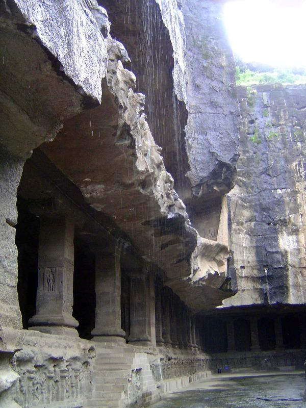 And who actually did the work? An inscription dating from 812 states that Krsnaraja built "a temple on the hill at Elapura, of wonderful str