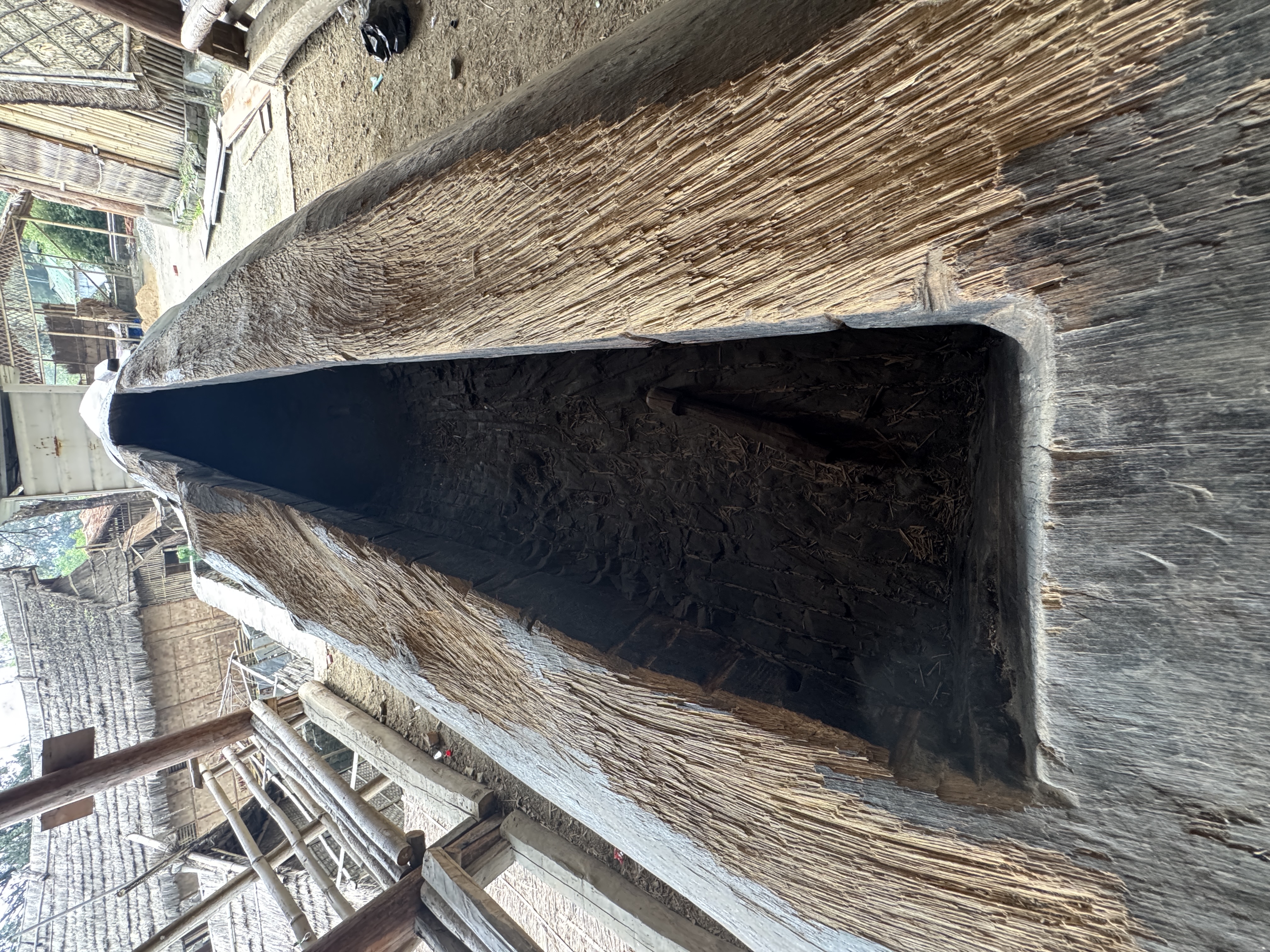 Any ideas?  It looks like a dugout canoe destined to capsize.