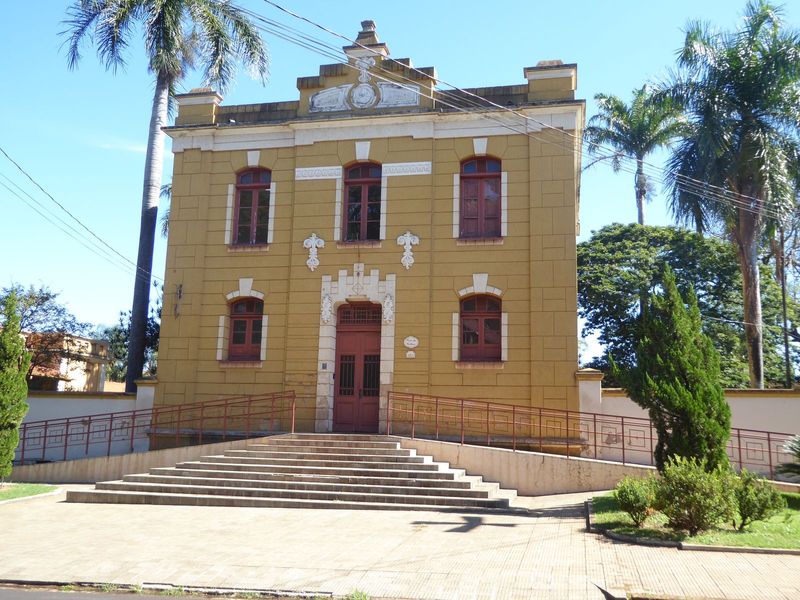 Across the street from the mill is this Casa da Cultura or community center. Probably at one time the school called the Lyceum.