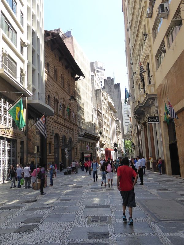 Some of the streets of this old core have been pedestrianized, including this one, Quinze de Novembro. The name marks Republic Day and the a